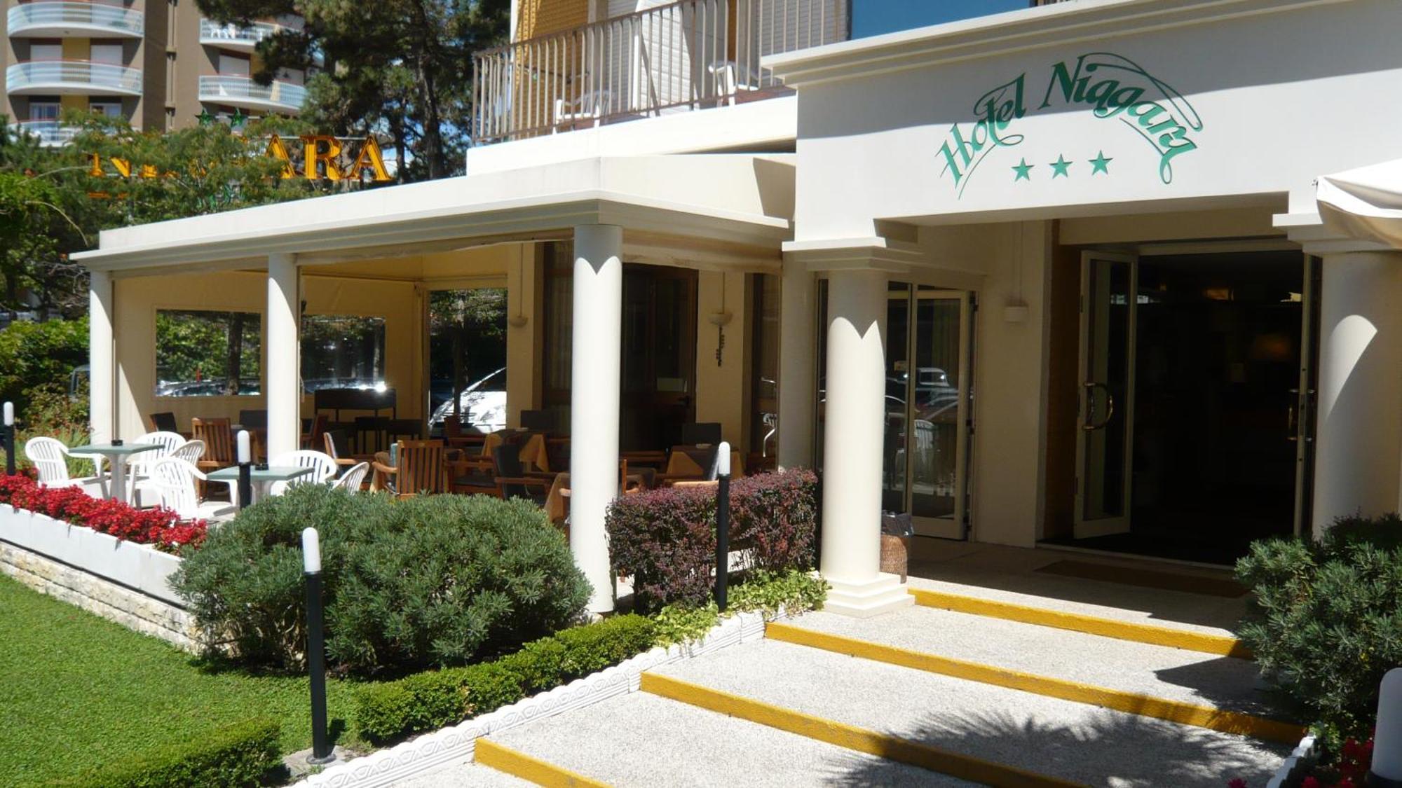 Hotel Niagara Lignano Sabbiadoro Exterior foto