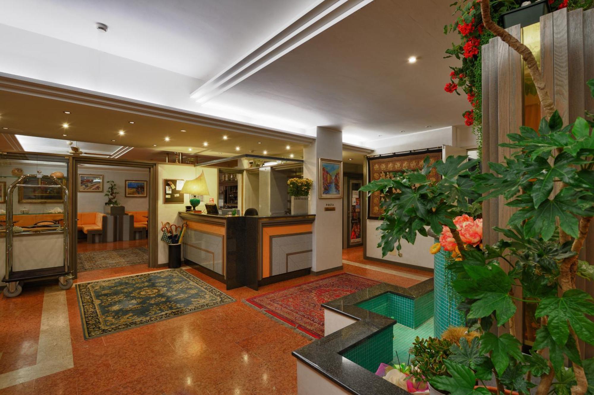 Hotel Niagara Lignano Sabbiadoro Exterior foto