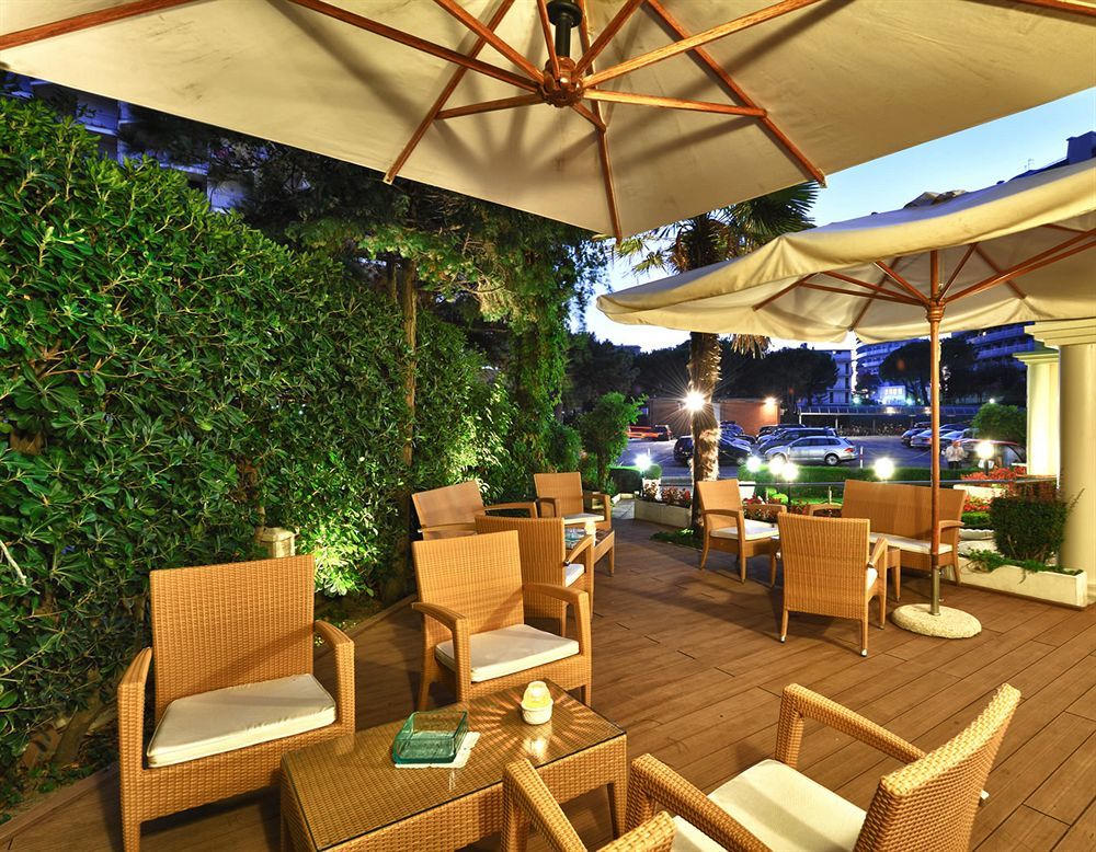 Hotel Niagara Lignano Sabbiadoro Exterior foto